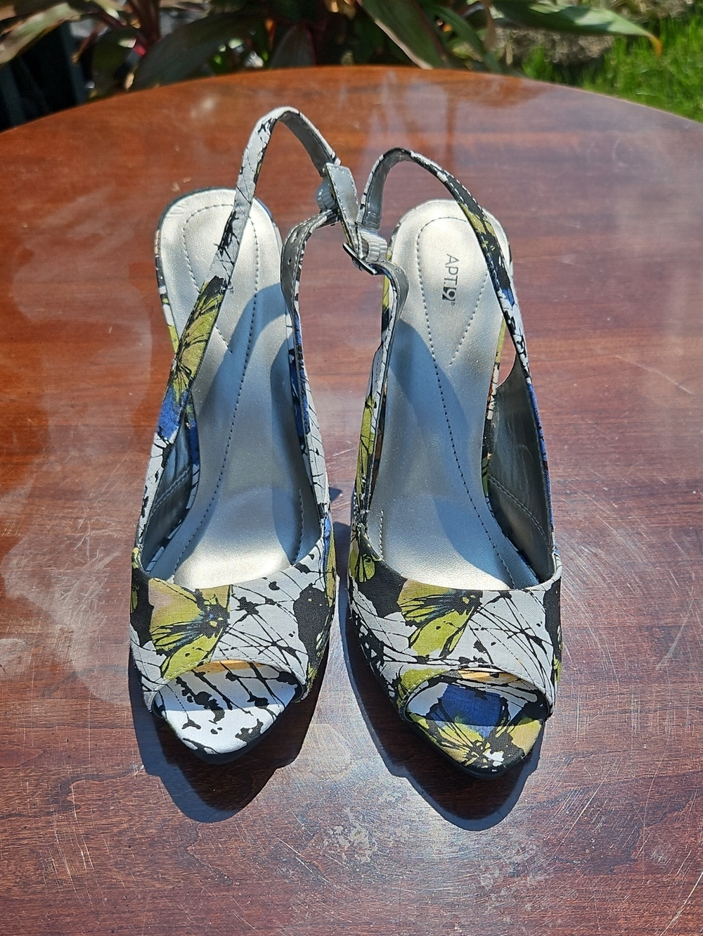 Apt. 9 White Floral Slingback Peep-Toe Heels with Yellow & Blue Accents